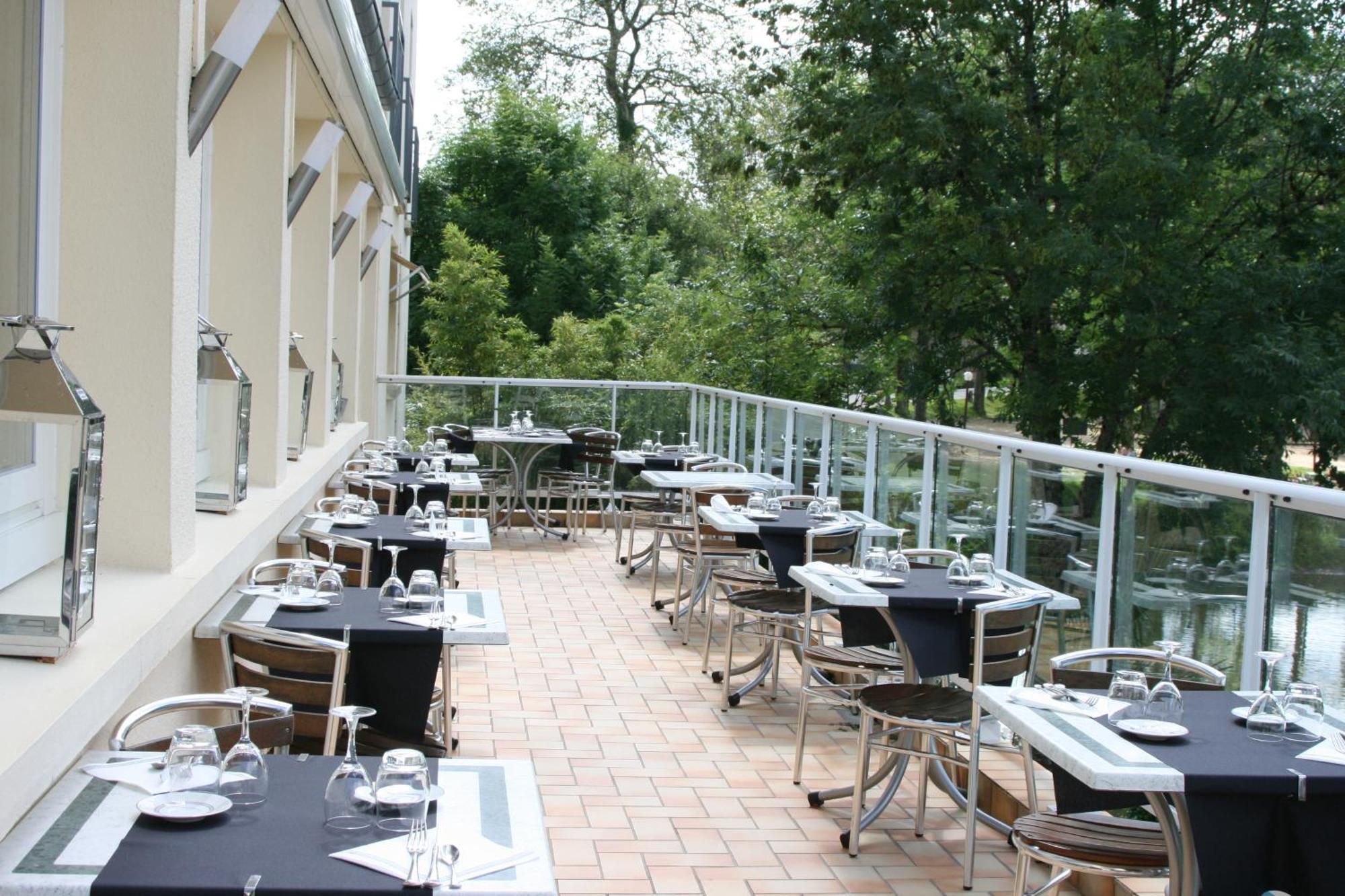Logis Hotel Auberge De L'Etang Magnac-Bourg Экстерьер фото